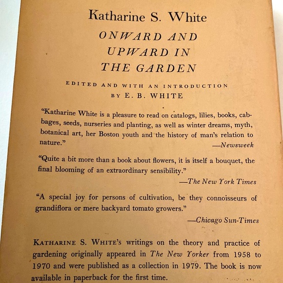 ONWARD AND UPWARD IN THE GARDEN - KATHARINE WHITE - Picture 3 of 3